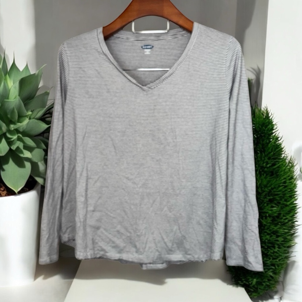 Old Navy Black And White Striped V-Neck Long Sleeve Top